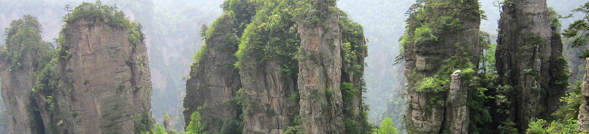 China's Zhangjiajie Has 4 Breathtaking Glass-bottomed Bridges Waiting for Daredevils